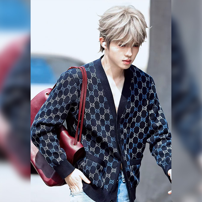 gucci gg jacquard v neck knit cardigan
